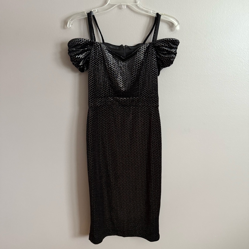 Laundry By Shelli Segal Black Velvet Off the Shoulder Sheath Dress Size 0 - Picture 2 of 10